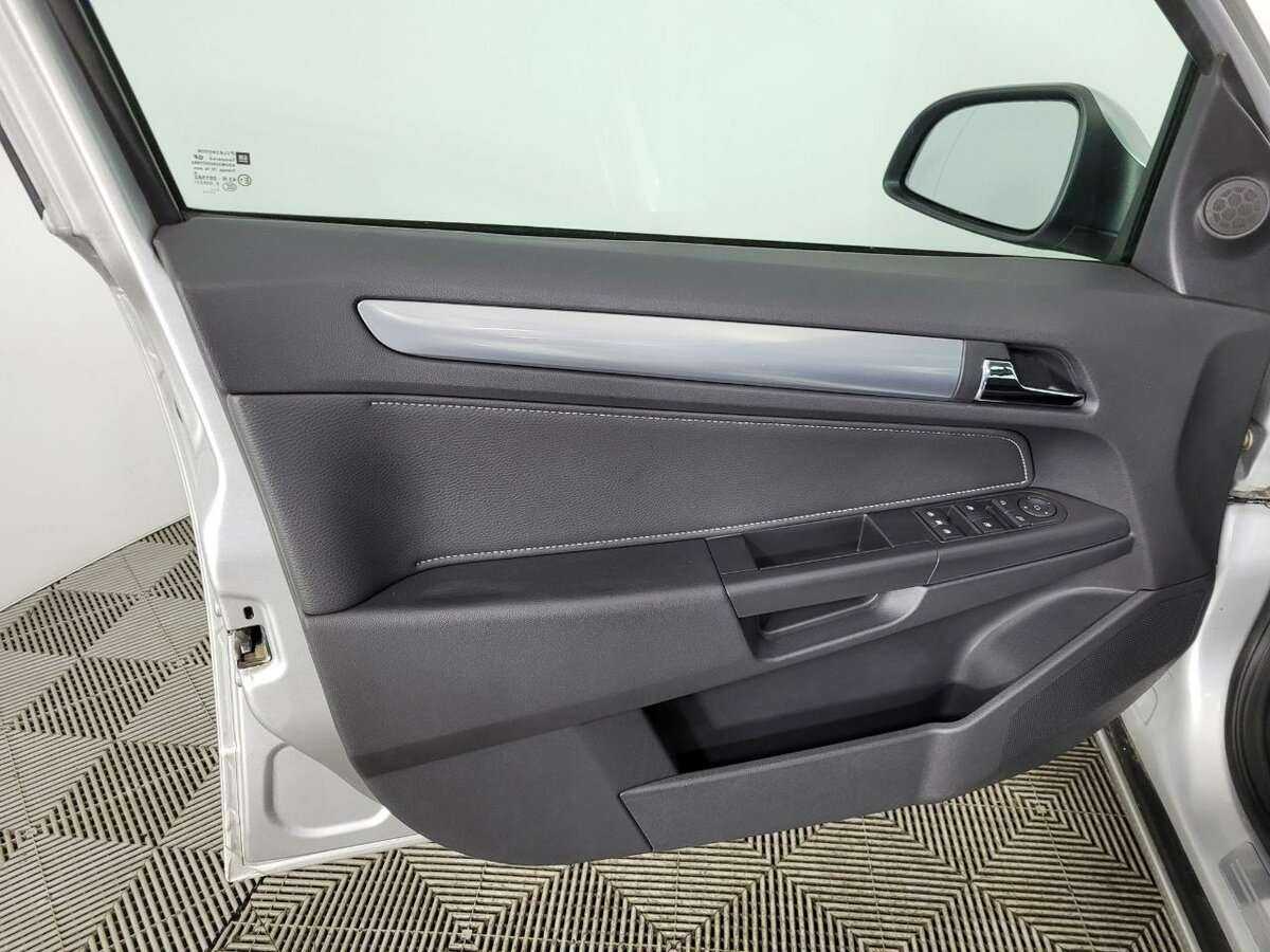 Купить Opel Astra, 2012, 117 000 км, фото №8