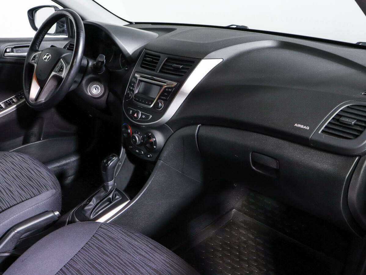 Купить Hyundai Solaris, 2016, 35 950 км, фото №7