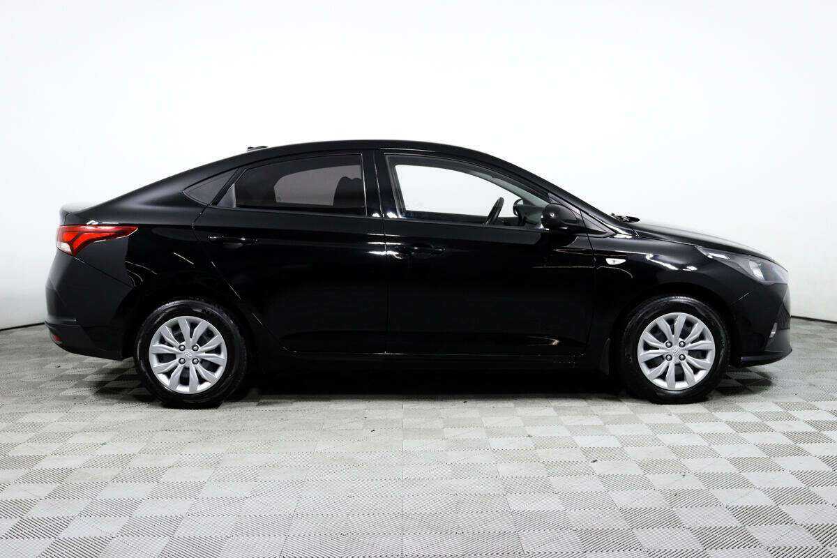 Купить Hyundai Solaris, 2020, 66 861 км, фото №4