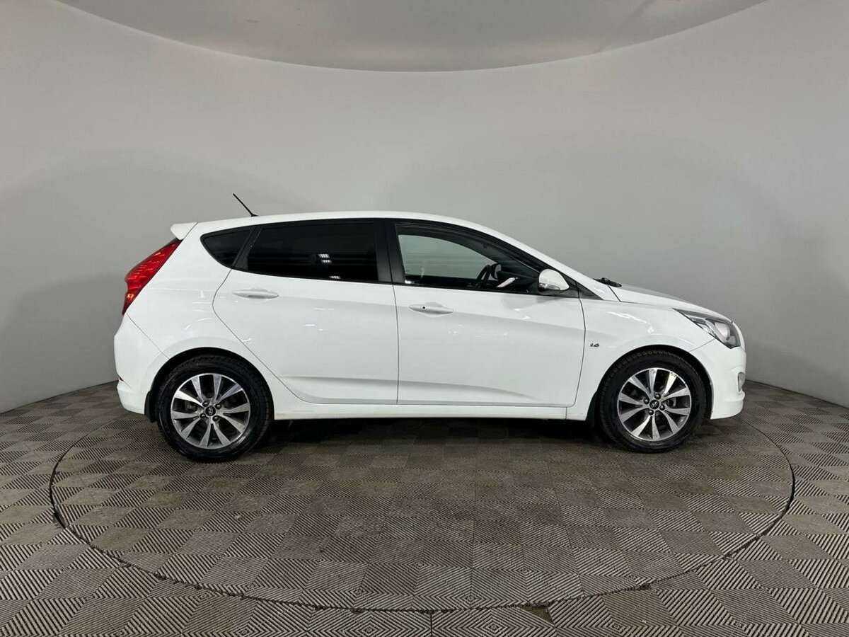 Купить Hyundai Solaris, 2016, 157 958 км, фото №4
