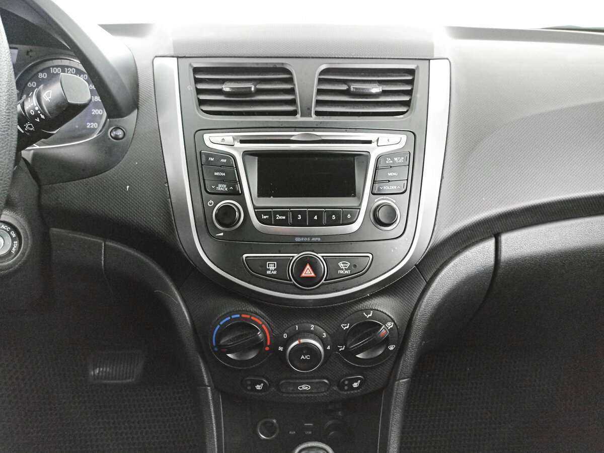 Купить Hyundai Solaris, 2015, 129 004 км, фото №15