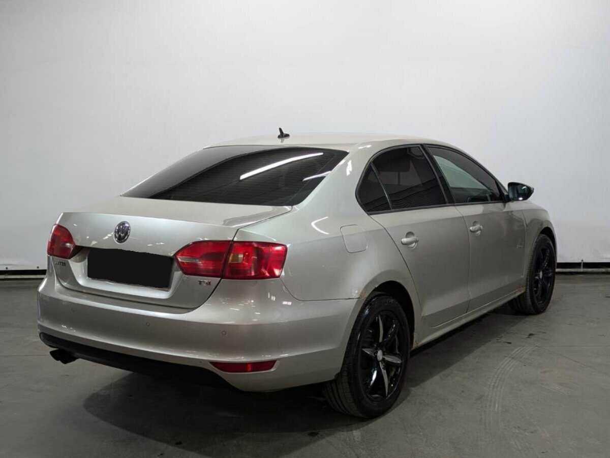 Купить Volkswagen Jetta, 2012, 251 739 км, фото №4