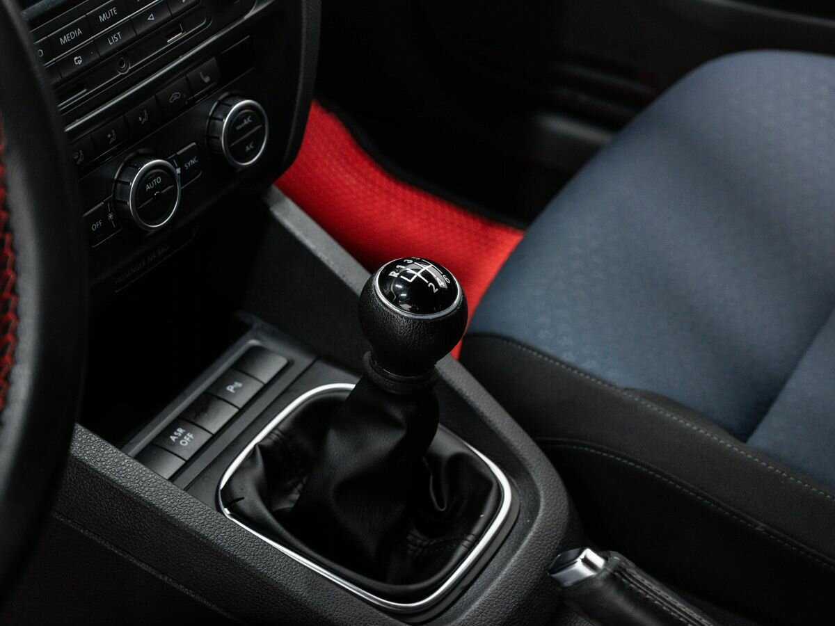 Купить Volkswagen Jetta, 2013, 312 700 км, фото №17